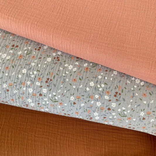 Musselina Florinhas Cinza