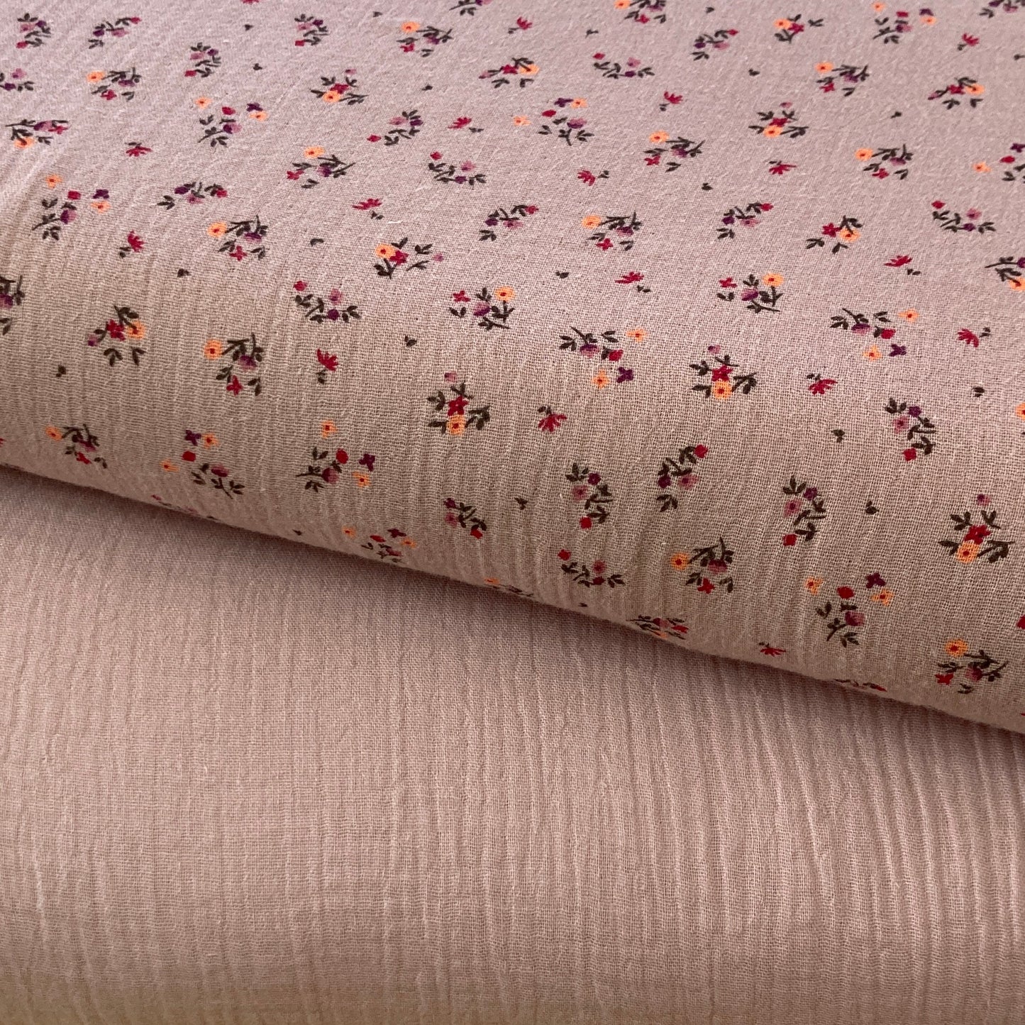 Musselina Florzinhas Rosa Velho