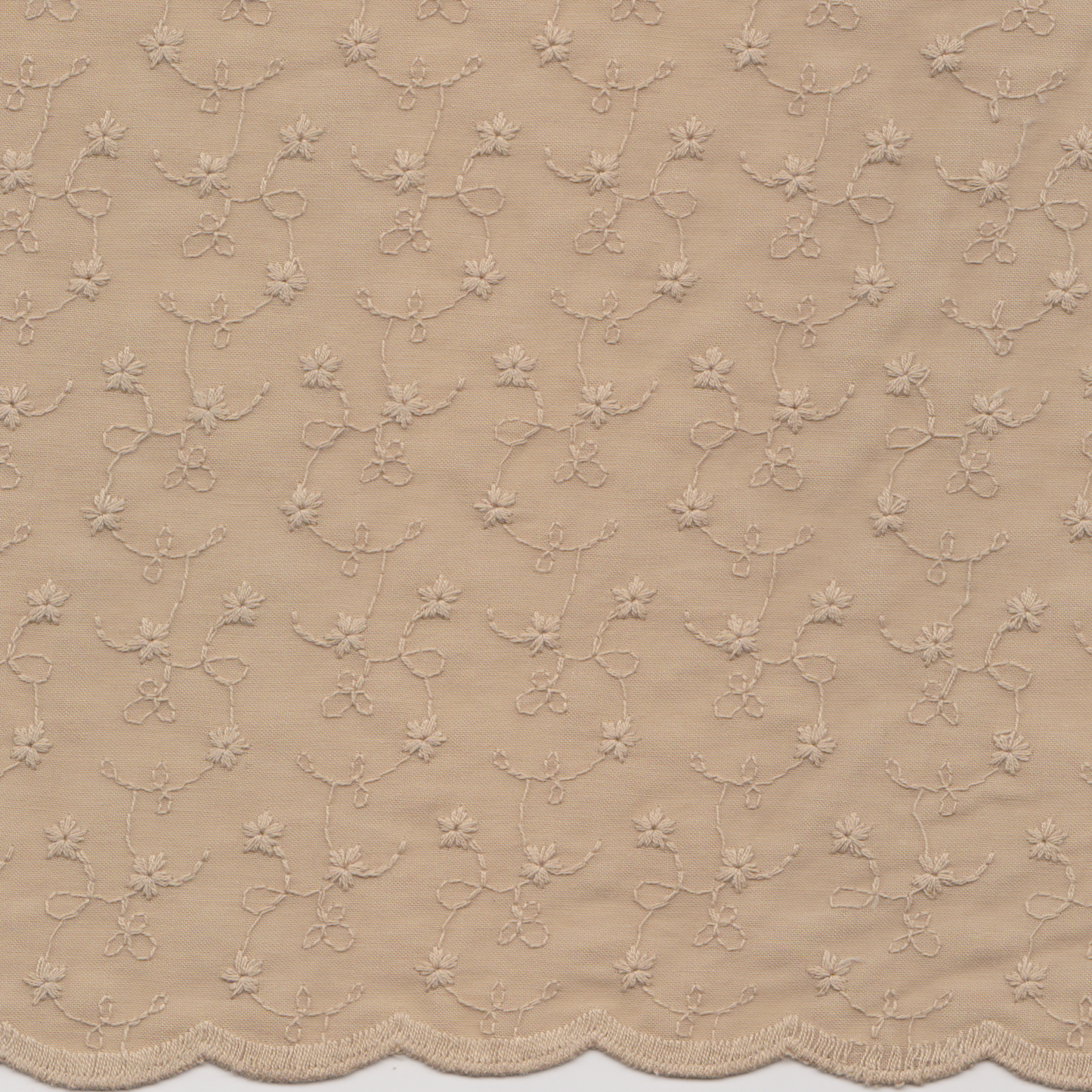 Bordado Inglês Flores Bege