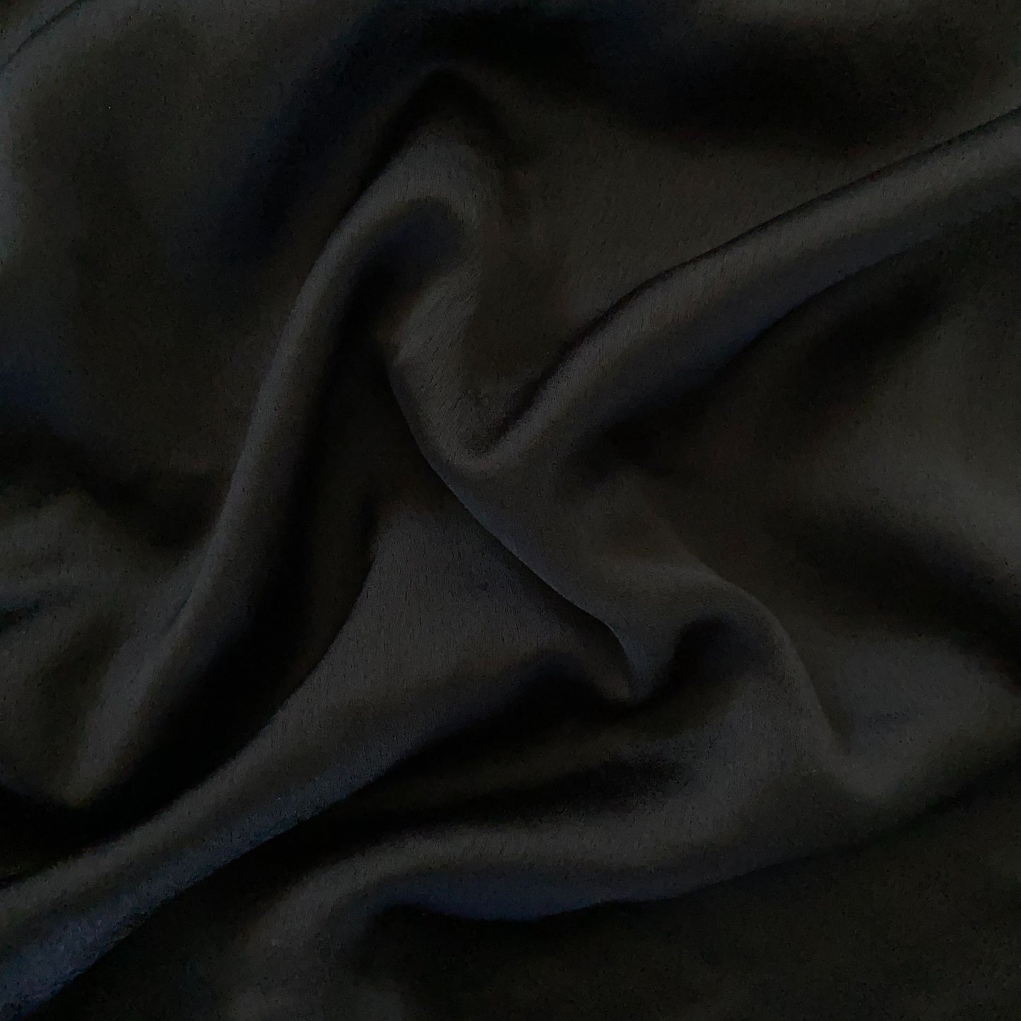 Crepe Acetinado Preto