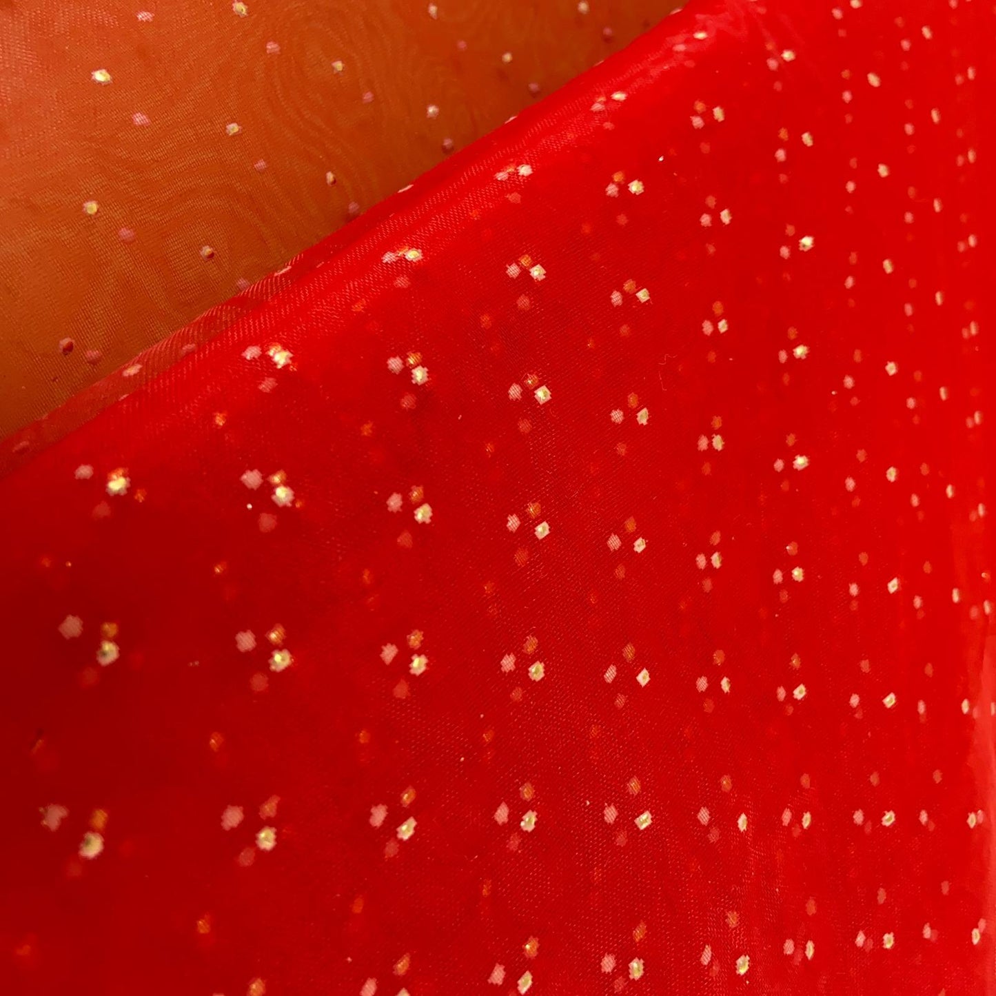 Organza Vermelho Pintas Dourada
